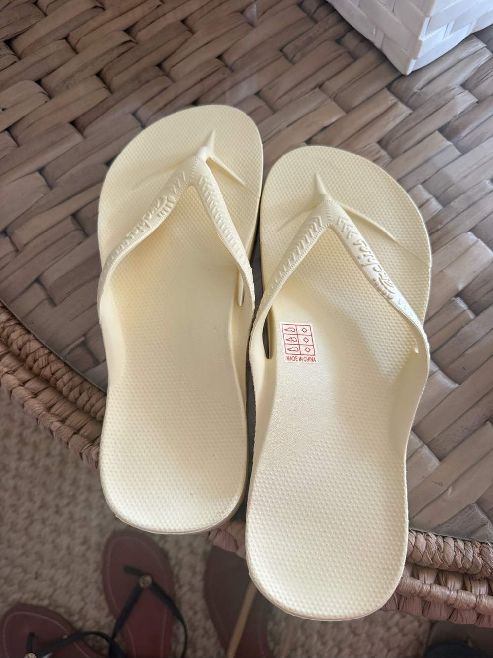 Women's Pale Yellow Flip Flop Sandals – Casual Comfort Archies NEVER WORN